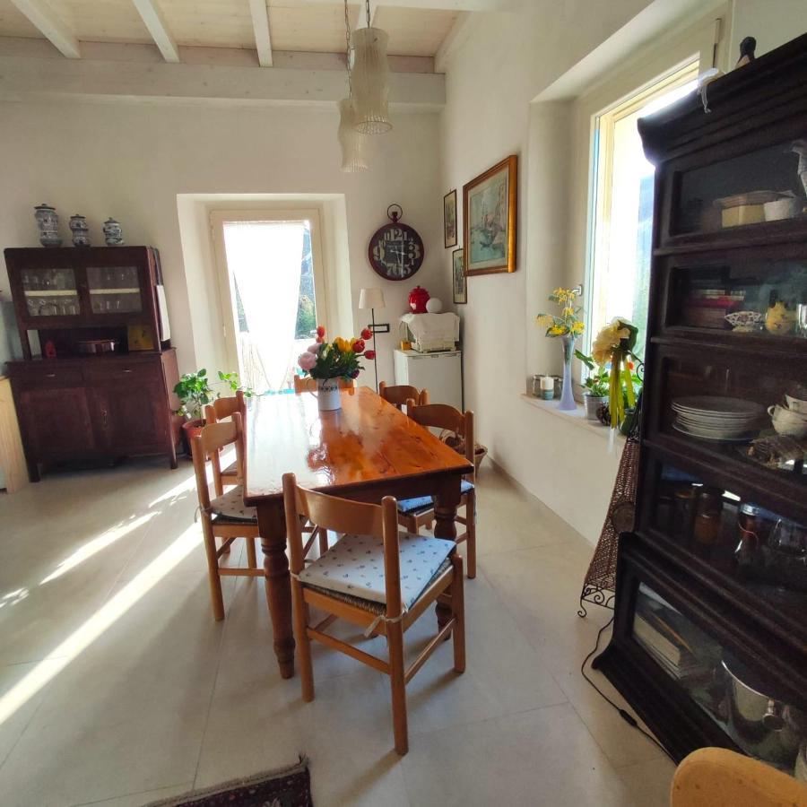 Cantoquinto Bed And Breakfast Fivizzano Exterior photo